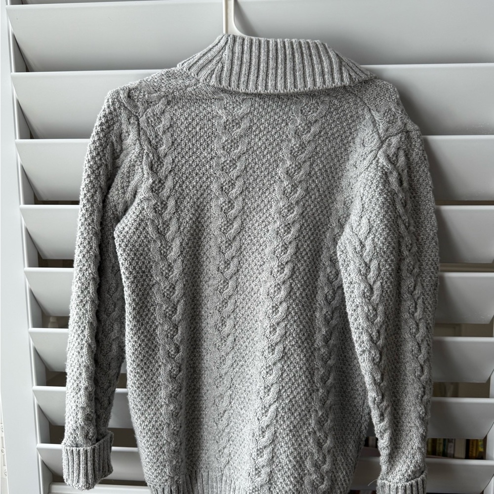 Assorted Sweaters and Jackets Collection - Picture 7 of 14